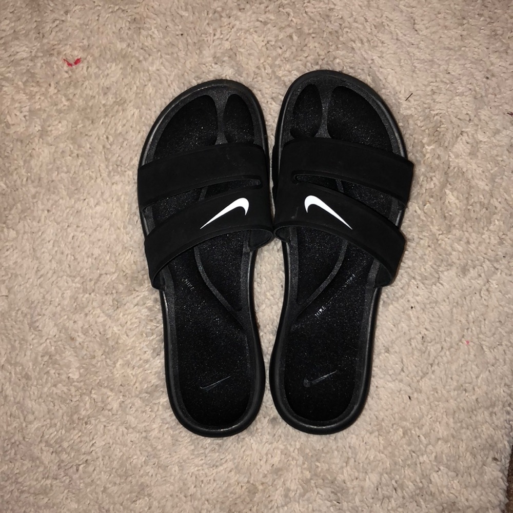 New Nike Women’s Sandals